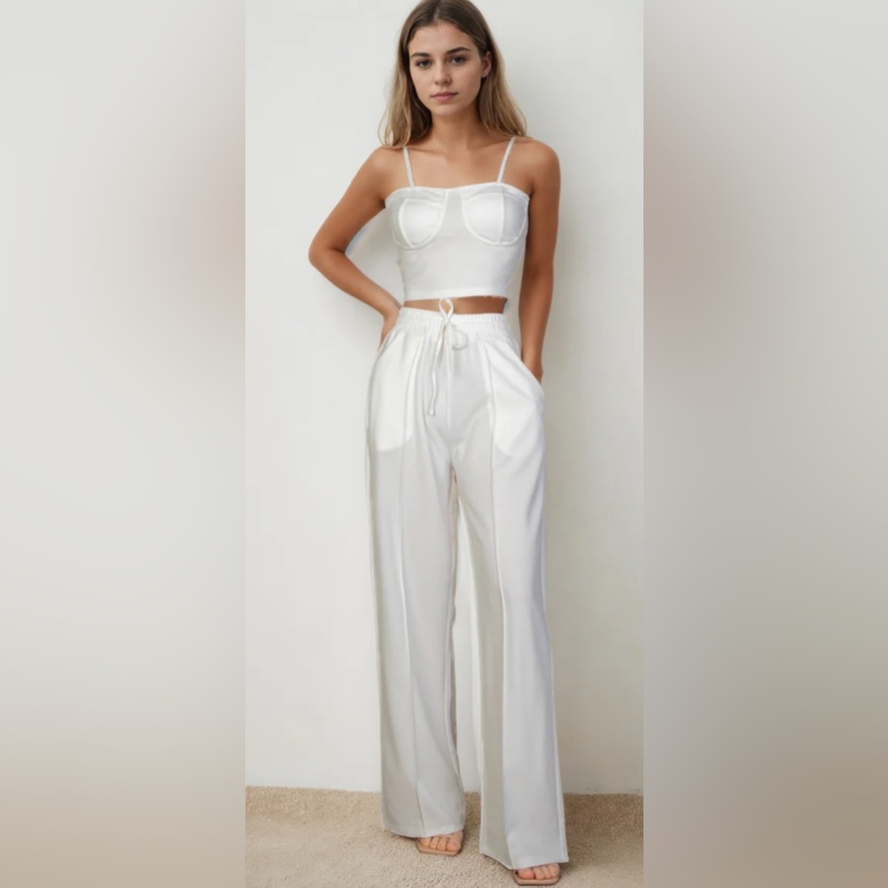 Elegant Women's Cropped Pantsuit - Picture 5 of 5
